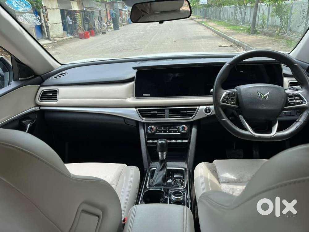 Mahindra Xuv700 Ax7l At 7 Seater Bs-vi Car With Adas