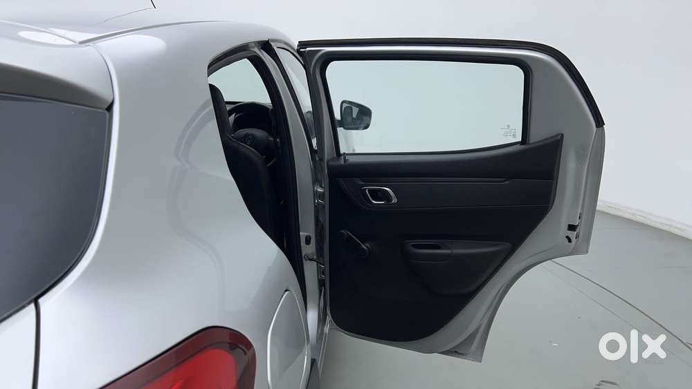 Renault Kwid 2019-ongoing 1.0 Rxt Amt (o), 2018, Petrol