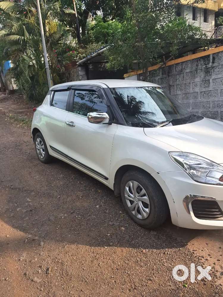 Maruti Suzuki Swift 2020 Petrol 33000 Km Driven Vxi  Amt