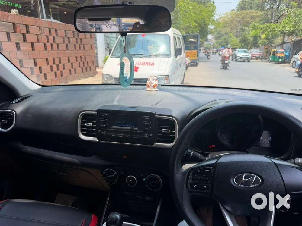 Hyundai Venue Petrol Manual 2022