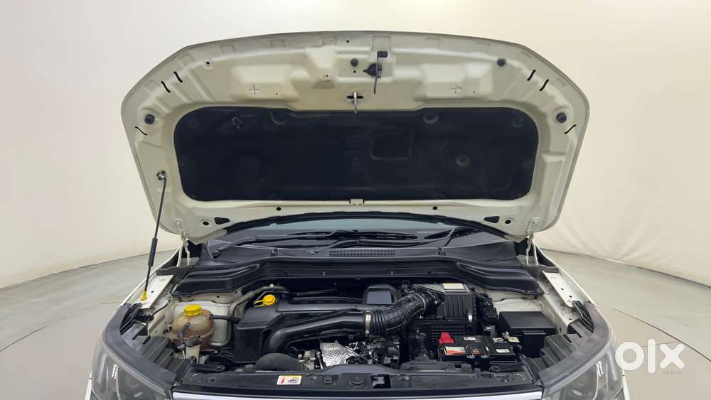 Mahindra Xuv300 W8 (o) 1.5 Diesel Amt, 2022, Diesel