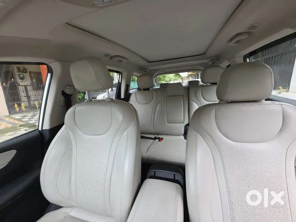 Mahindra Xuv700 2021 Petrol Automatic