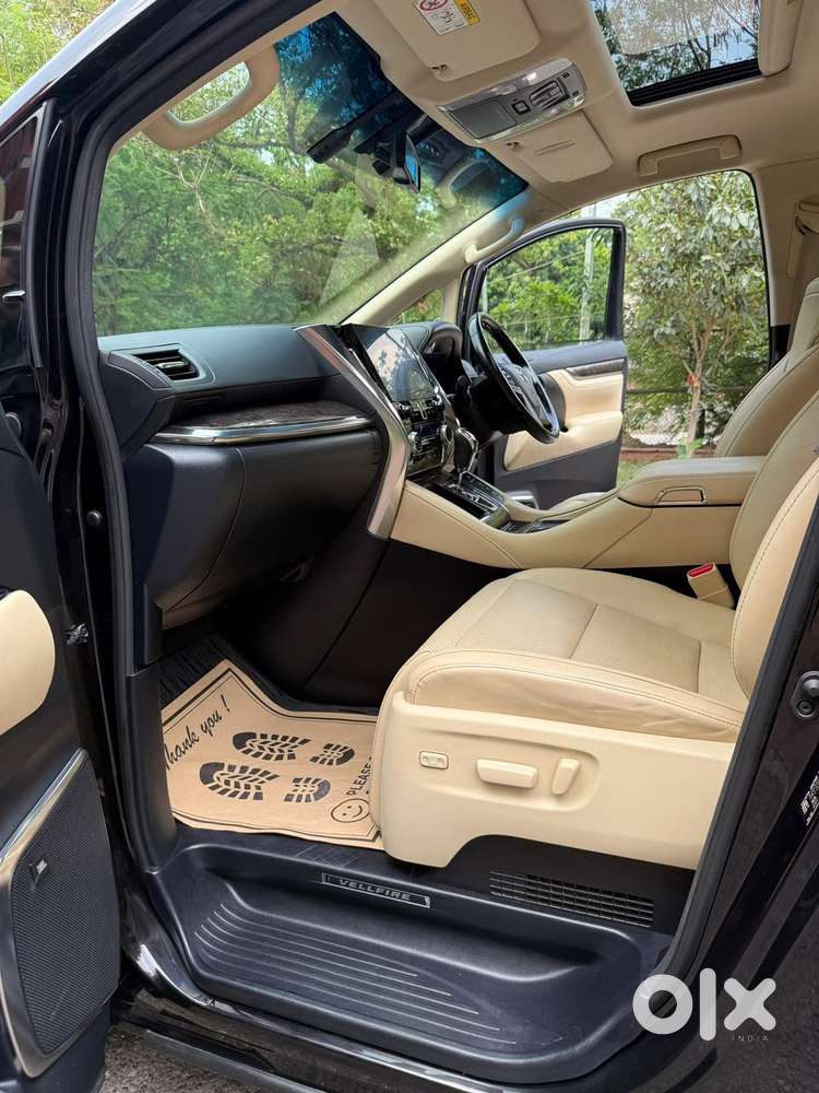 Toyota Vellfire Vip – Executive Lounge, 2023, Cng & Hybrids