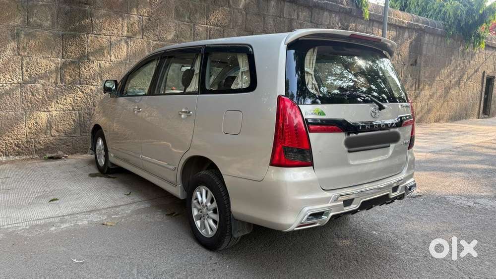 Toyota Innova 2.5 G (diesel) 8 Seater Bs Iv, 2015, Diesel