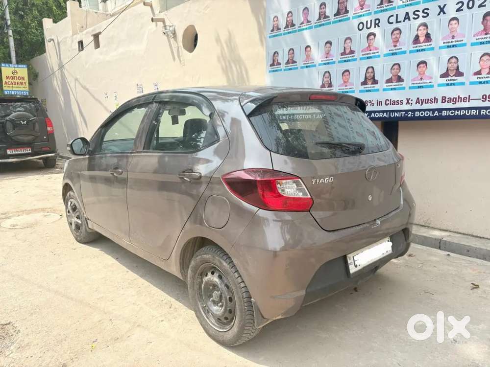 December 2016 Tata Tiago Revotron Petrol (up80)