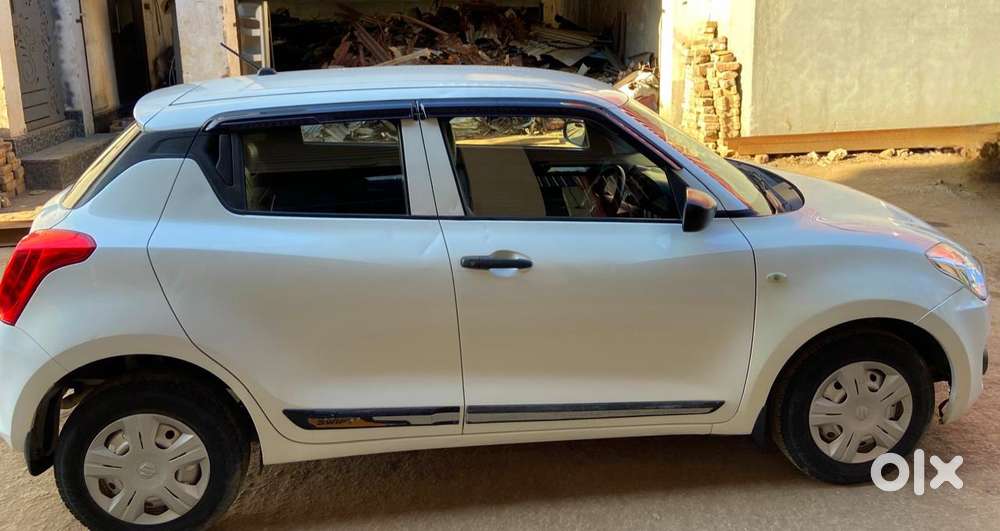Maruti Suzuki Swift 1.2 Lxi (o), 2020, Petrol