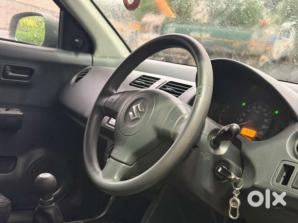 Maruti Suzuki Swift Vxi Bsiv, 2011, Petrol
