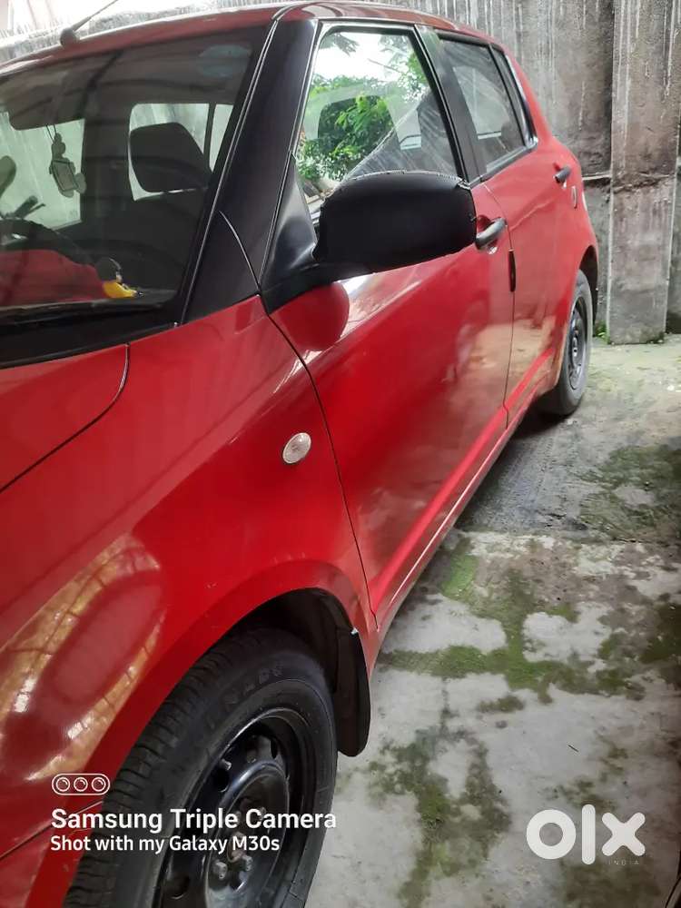 Maruti Suzuki Swift 2005 Petrol 31000 Km Driven
