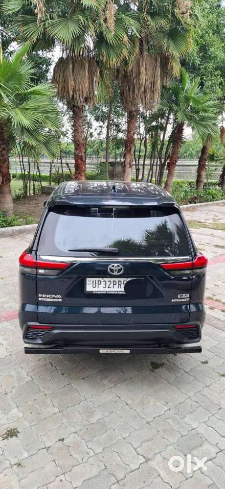 Toyota Innova Hycross 2.0 Zx Hybrid 7 Str, 2024, Petrol