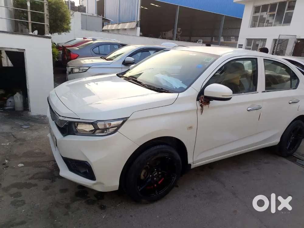 Honda Amaze With Top Model Accessories