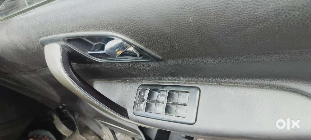 Tata Safari Storme 2017