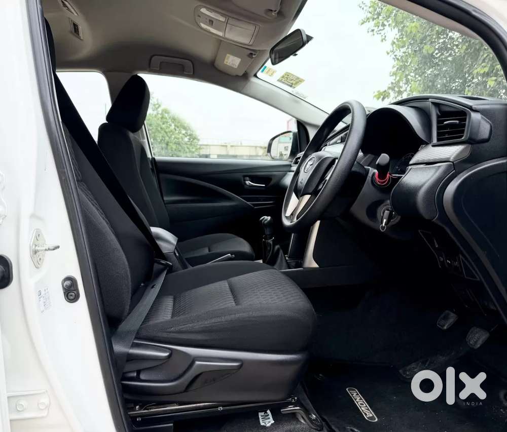 Toyota Innova Crysta 2.4 G Mt 7 Str, 2022, Diesel