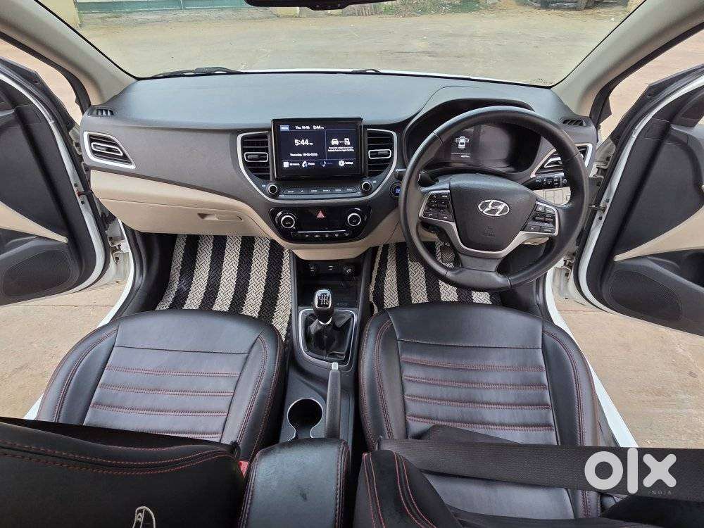 Hyundai Verna 1.5 Sx (o) Vtvt, 2023, Petrol