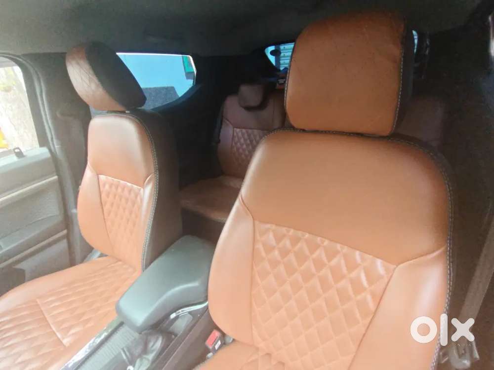 Renault Kiger Showroom Condition, With Company Service.