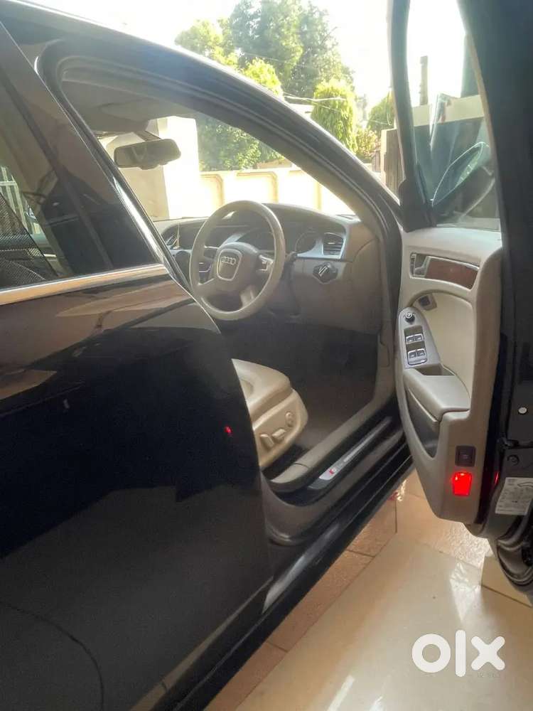Audi A4 Diesel Automatic 95000 Km Driven 2012