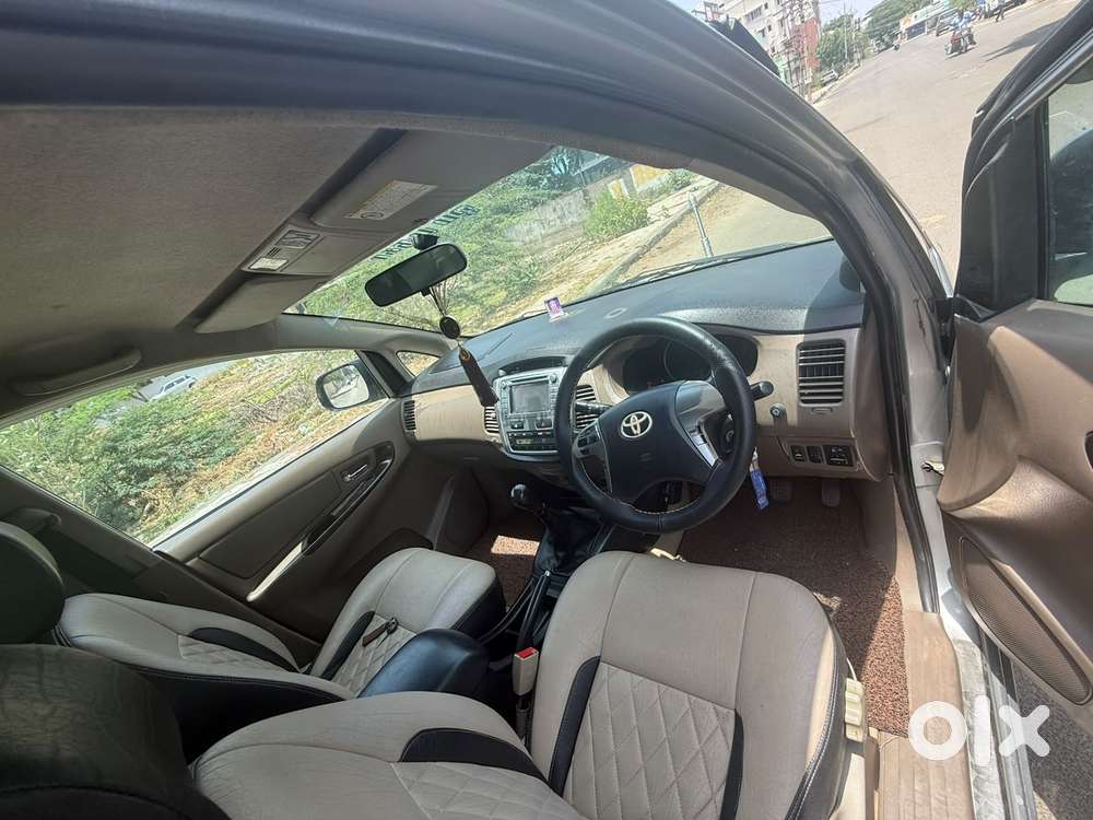 Toyota Innova 2.5 Z Diesel 7 Seater Bs Iv, 2015, Diesel