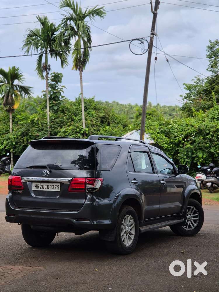 Toyota Fortuner 4x4 Manual Limited Edition, 2015, Diesel
