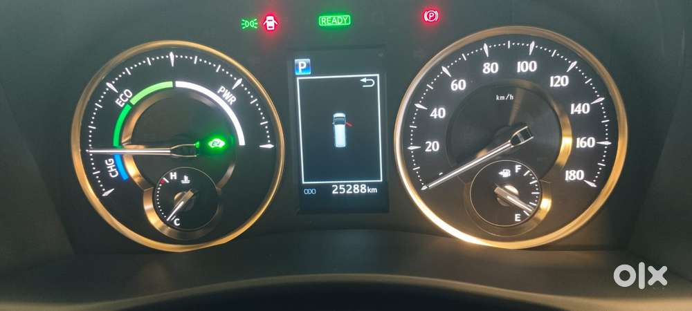 Toyota Vellfire 2.5 Executive Lounge, 2021, Cng & Hybrids