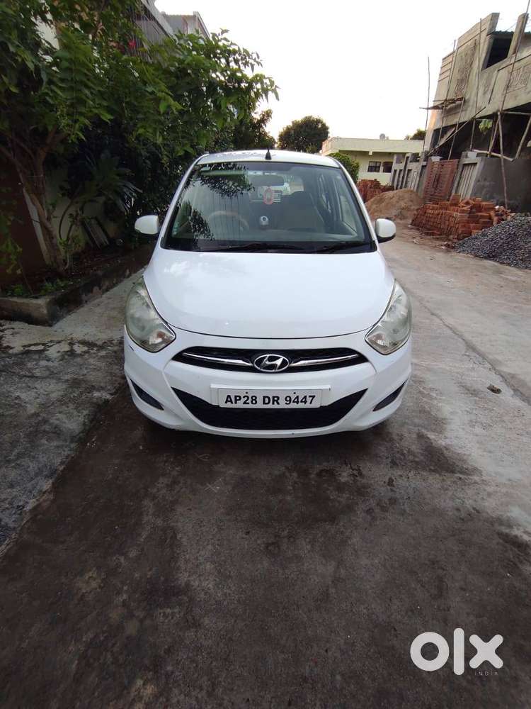 I10 Sportz 2013 Auto Side Mirror Chilled Ac Well Maintained Car