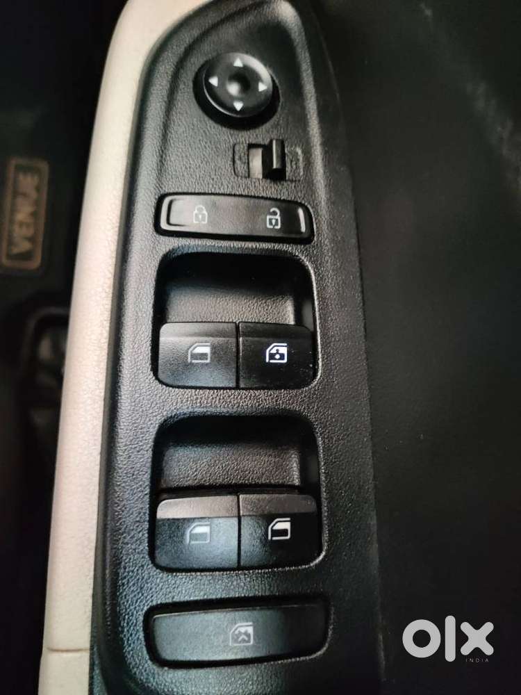 Hyundai Venue, 2023, Petrol