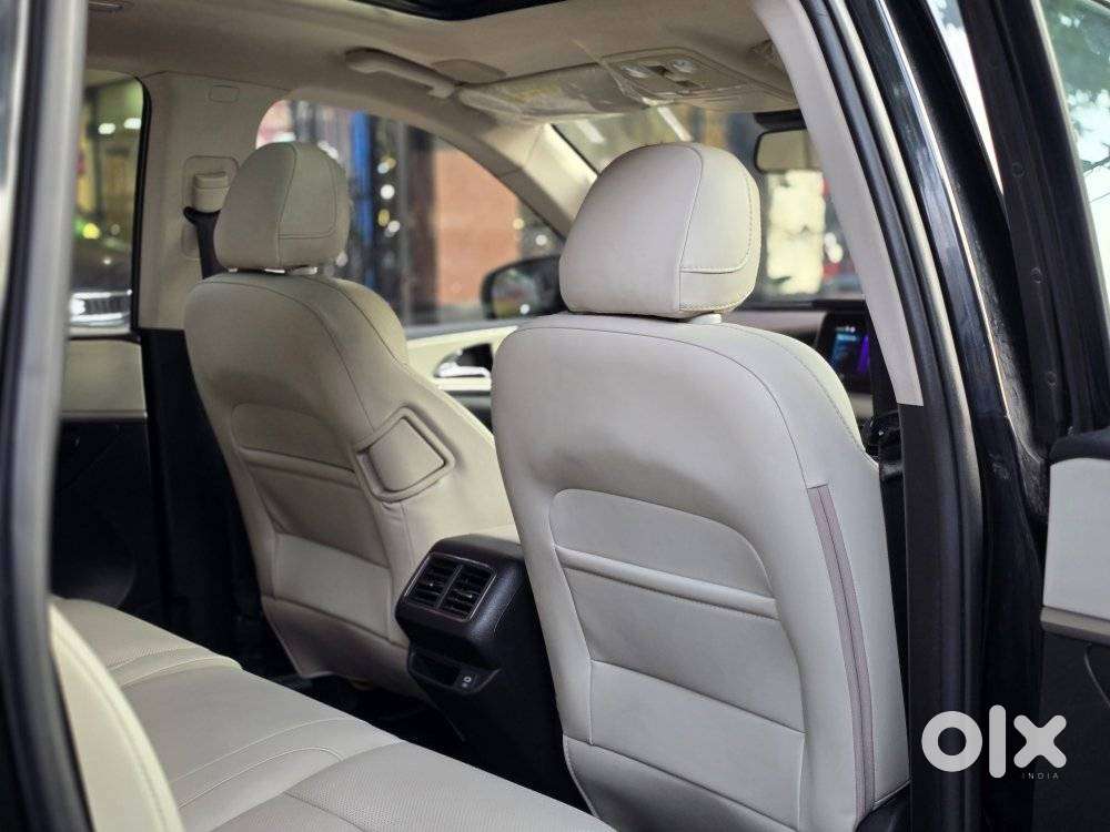 Mahindra Xuv700 2.2 Ax 7 Diesel At Luxury Pack Str, 2024, Diesel