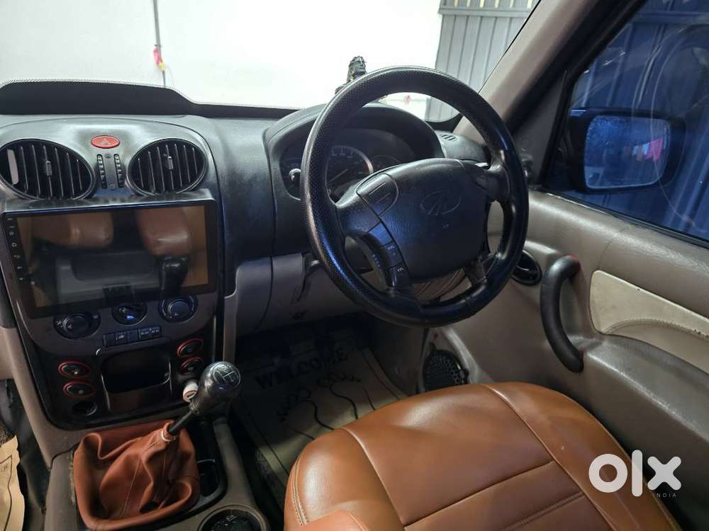 Mahindra Scorpio Vlx Top End