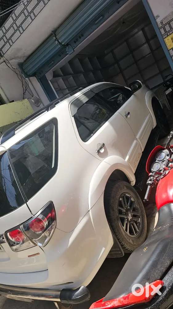 Toyota Fortuner 2015 Diesel 150000 Km Driven