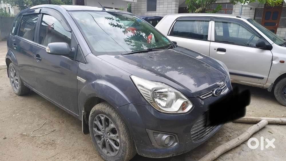 Ford Figo Petrol 2015