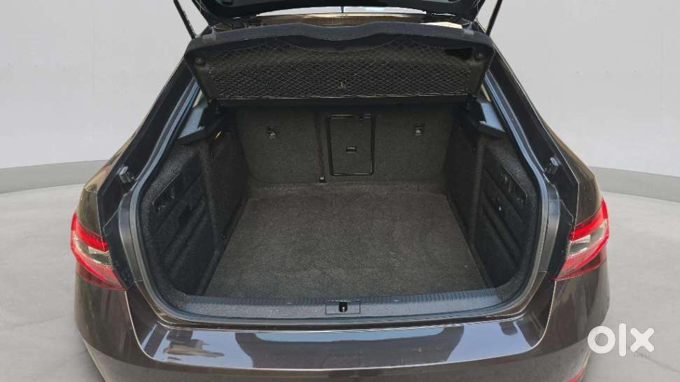 Skoda Superb Style 1.8 Tsi At, 2018, Petrol