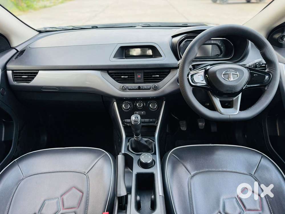 Tata Nexon, 2022, Petrol
