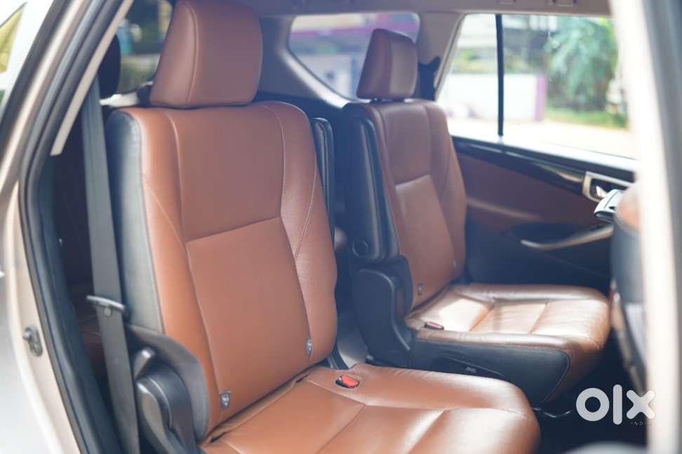 Toyota Innova Crysta 2.8z Automatic, 2016, Diesel