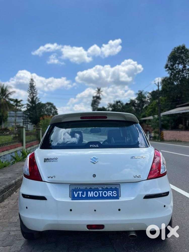 Maruti Suzuki Swift Vxi, 2016, Petrol