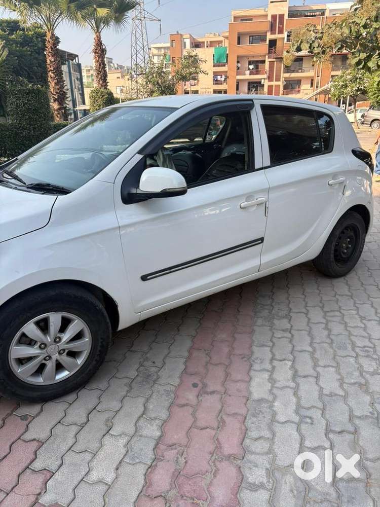 Hyundai I20 2013 Diesel 100000 Km Driven