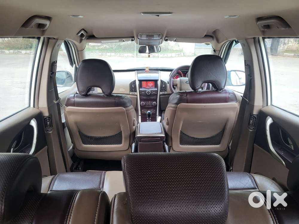 Mahindra Xuv500 W8, 2015