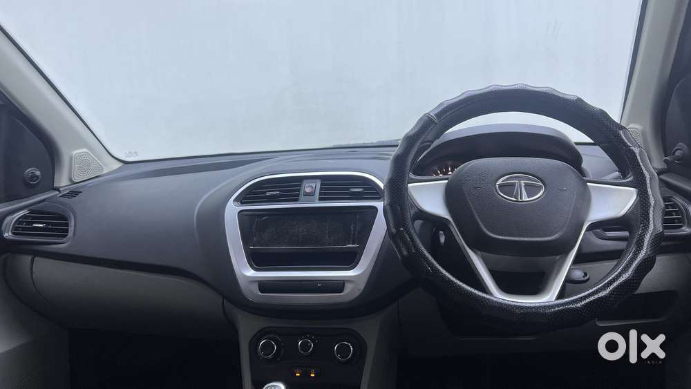 Tata Tiago 1.2 Revotron Xm, 2017, Petrol