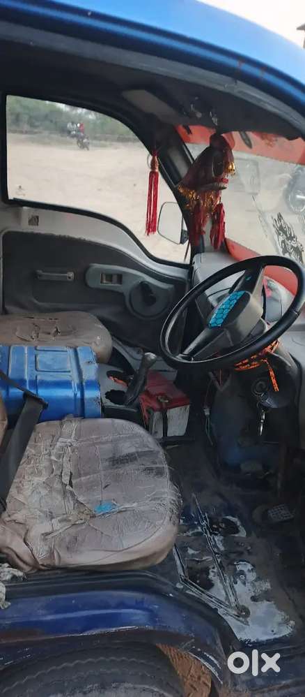 Ek Hath Chli Hai Sab Kuch Thik Hai Chla Ke Dekh Skte Hai