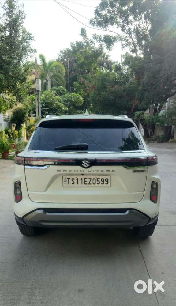 Maruti Suzuki Grand Vitara 1.5 Alpha Plus Intelligent Hybrid Ecvt, 2..