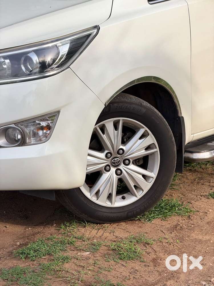 Toyota Innova Crysta 2.8z Automatic, 2016, Diesel