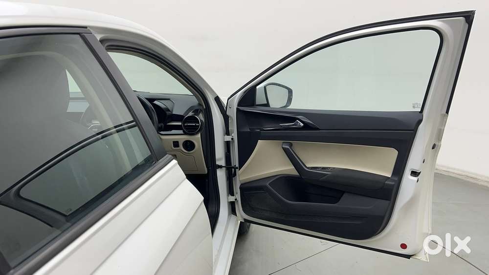 Skoda Slavia Ambition 1.0l Tsi Mt, 2022, Petrol