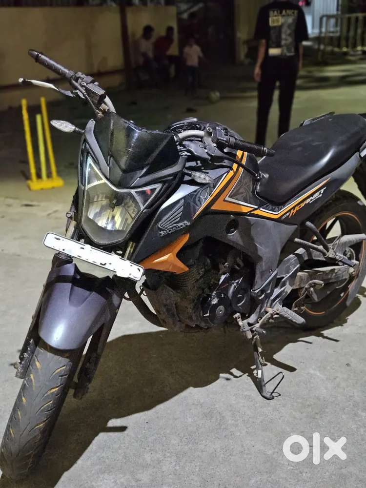 Honda hornet - Motorcycles in Old Washermanpet Seven Wells