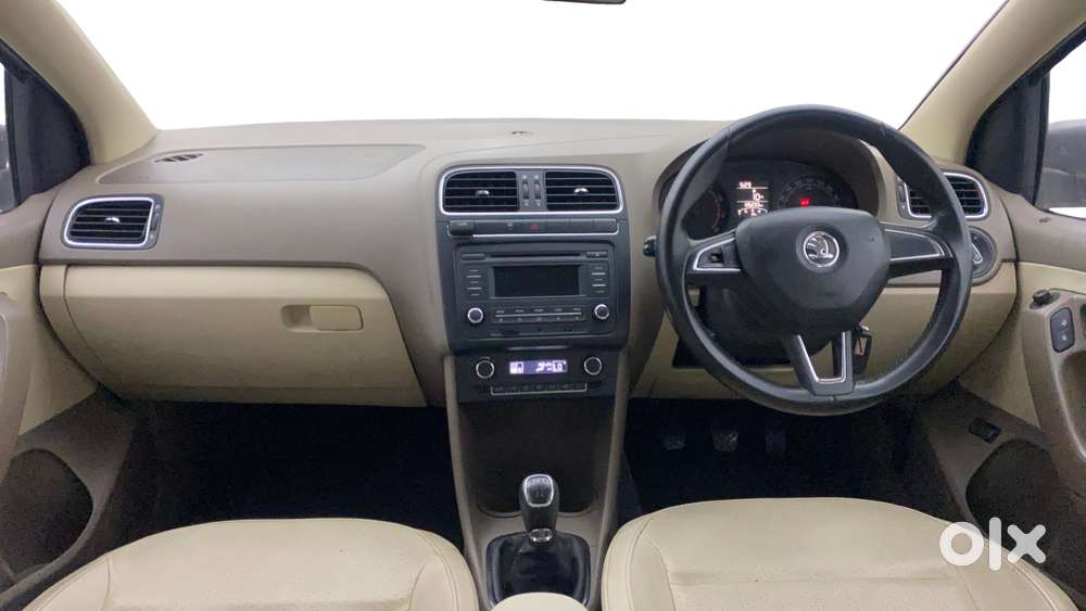 Skoda Rapid 1.6 Mpi Mt Elegance Plus, 2015, Petrol