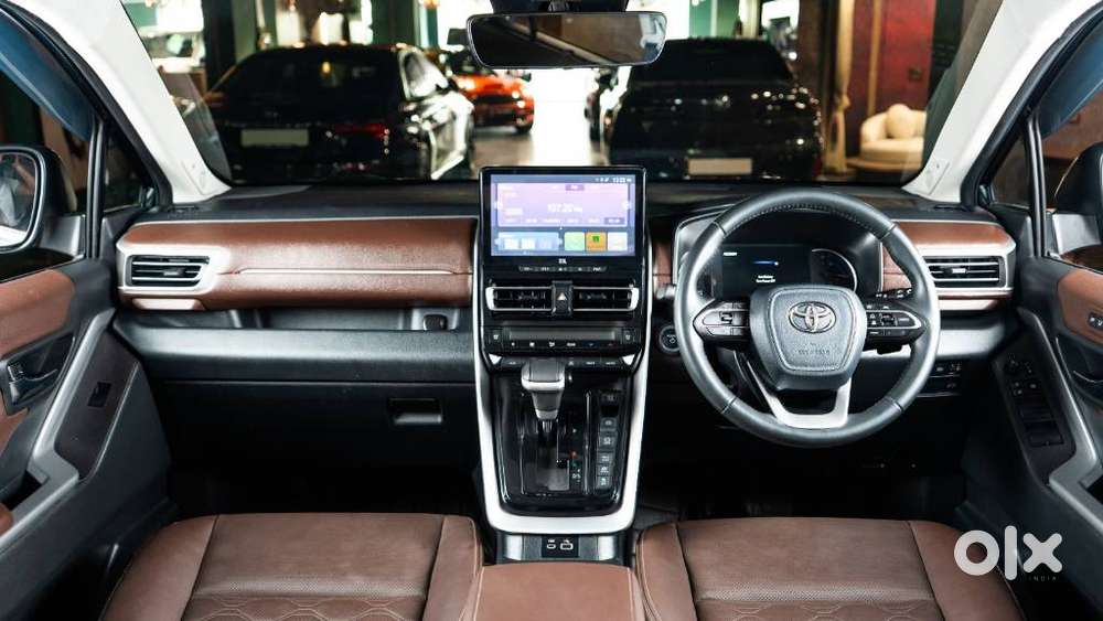 Toyota Innova Hycross Zx(o), 2026, Petrol