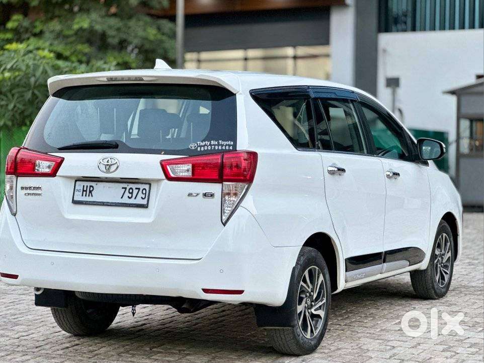 Toyota Innova Crysta 2.7 Gx Limited Edition 8 Str, 2023, Petrol