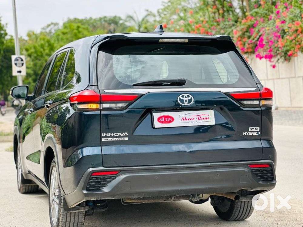 Toyota Innova Hycross 2.0 Zx Hybrid 7 Str, 2024, Petrol