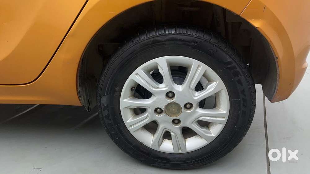 Tata Tiago Xza, 2017, Petrol