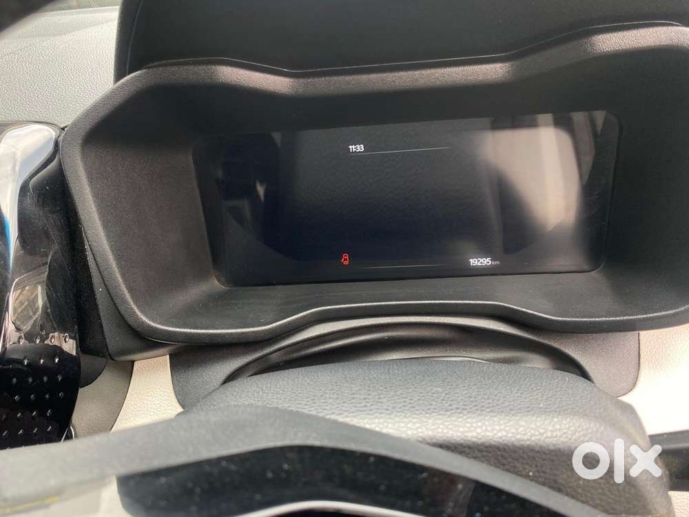 Mahindra Xuv 3xo Ax5 Pm Mt, 2024, Petrol