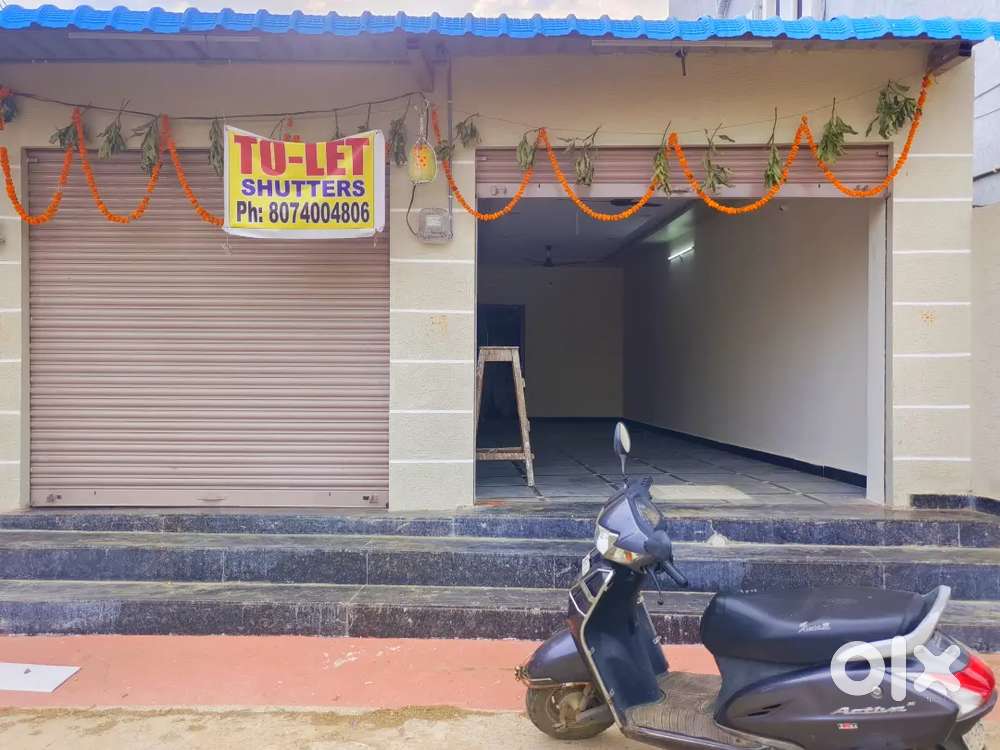 Shutter for Rent at bandlaguda road near kismatpur Chowrasta
