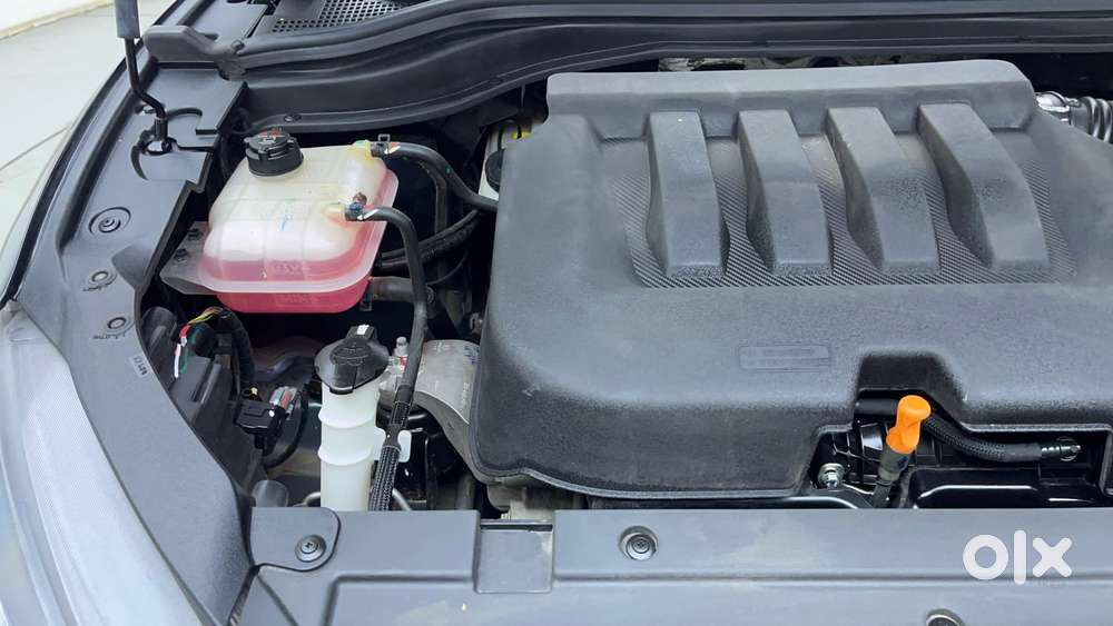 Mahindra Xuv700 2.0 Ax 7 Petrol At Luxury Pack Str, 2024, Petrol