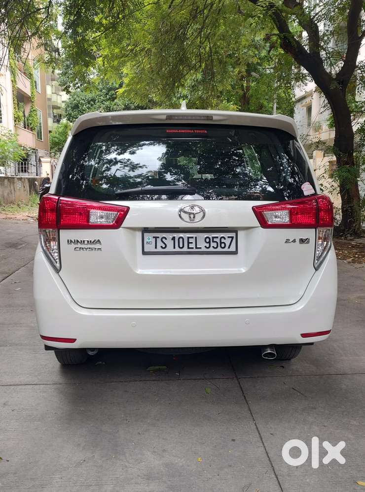 Toyota Innova Crysta 2.4 V 8 Str, 2017, Diesel