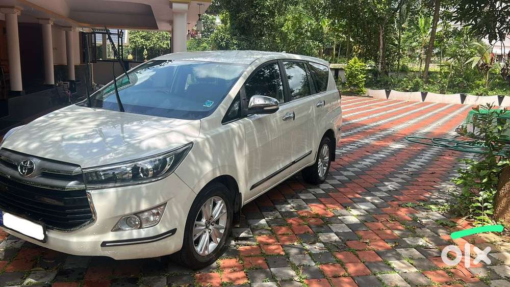Toyota Innova Crysta 2016 Diesel Well Maintained